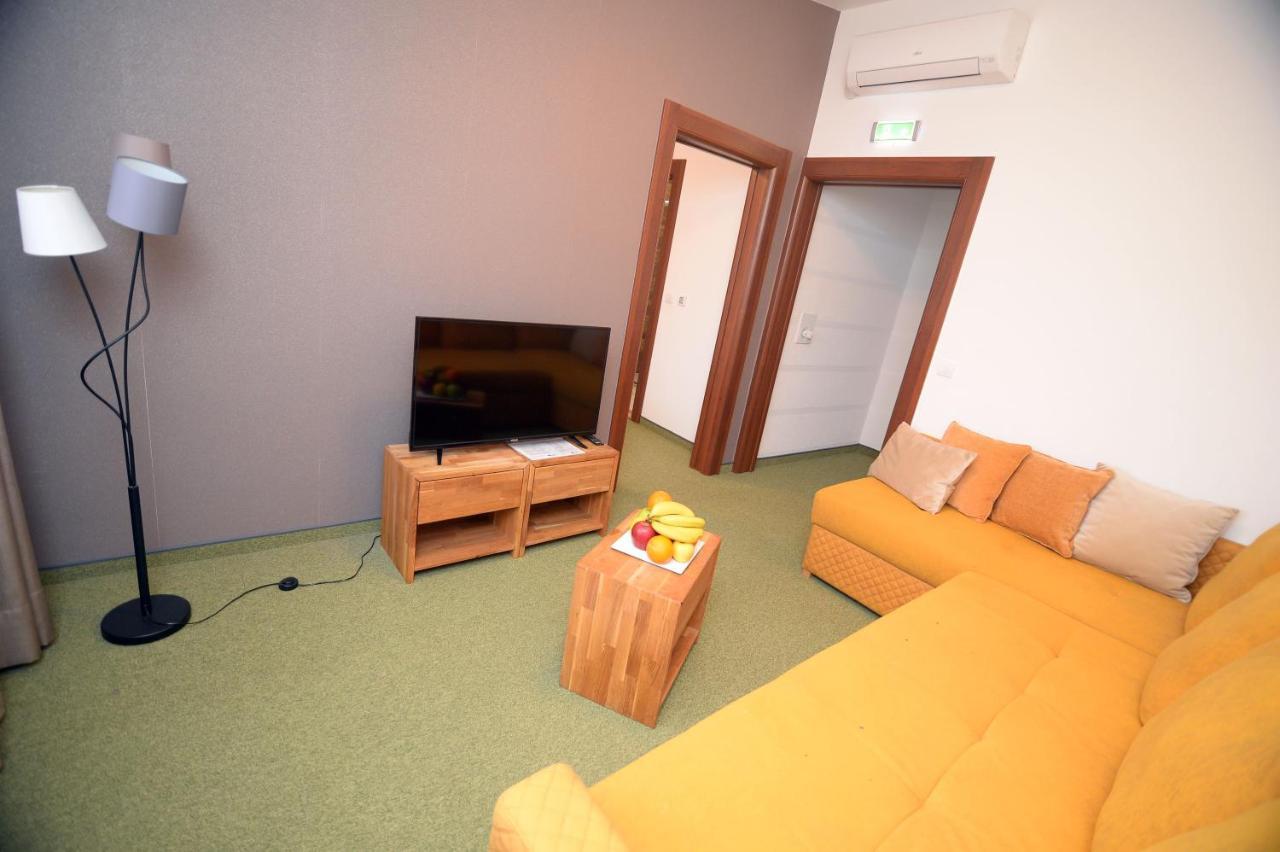 Apartmani Carolija Lucani Exterior foto