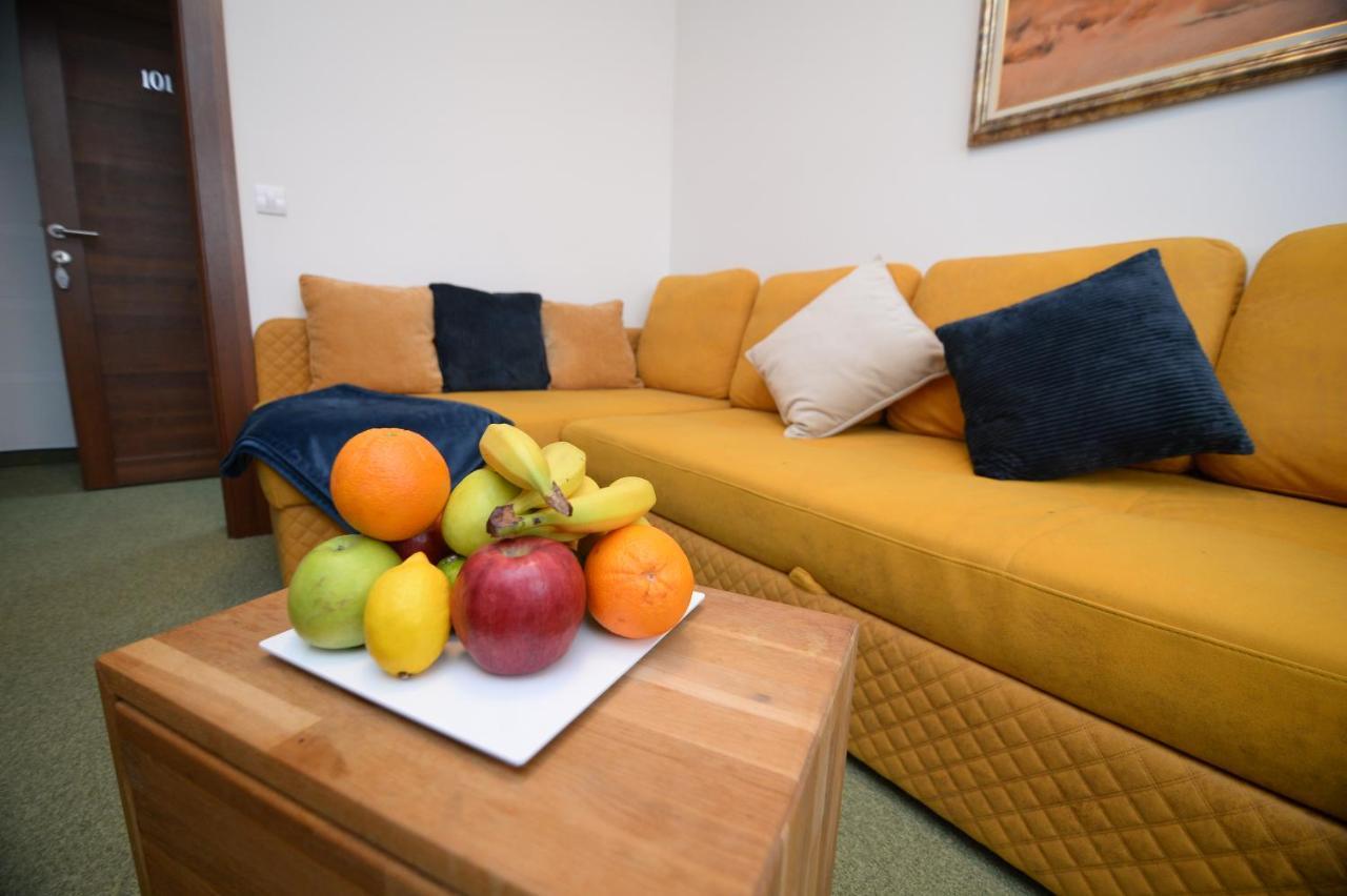 Apartmani Carolija Lucani Exterior foto